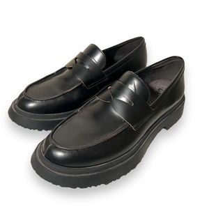 Like new Camper black walden twins loafers size 41